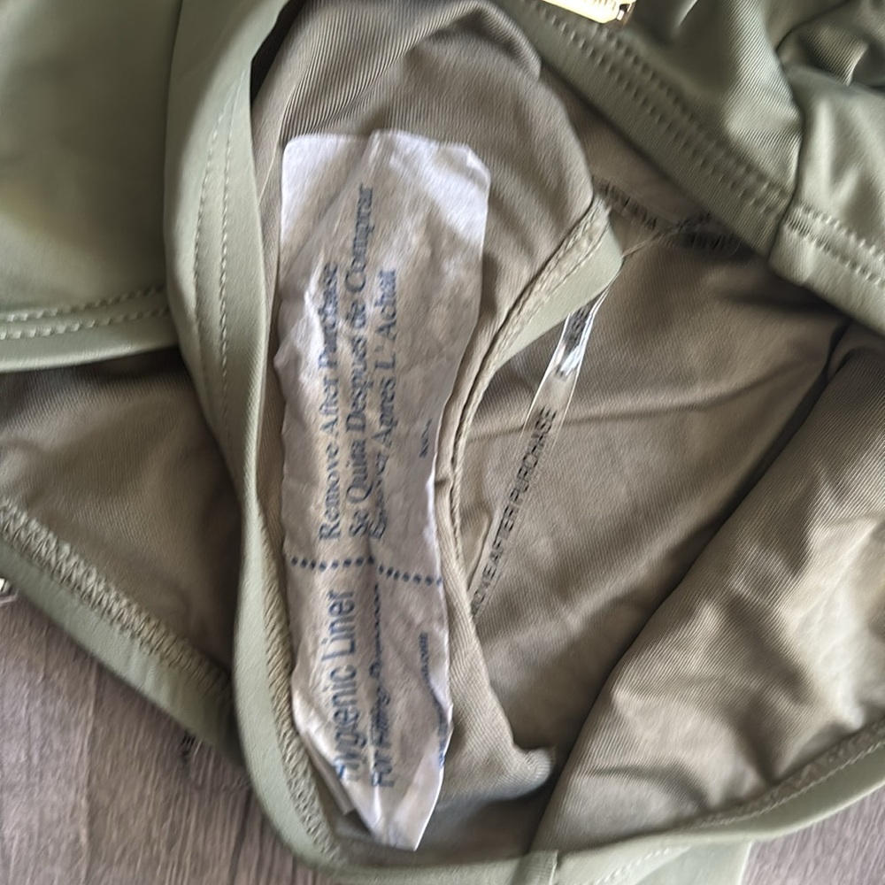 Michael Kors one piece swimsuit. Size 6 - Picture 7 of 10